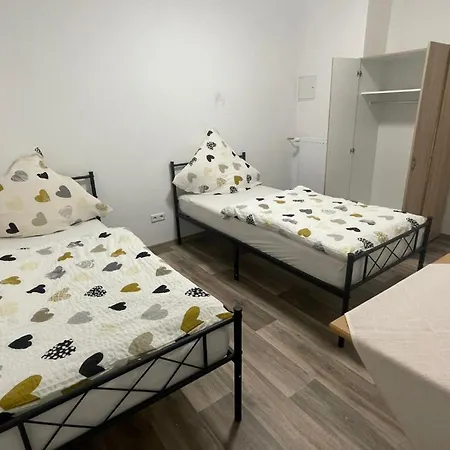 ゲストハウス Charming Two Bed *